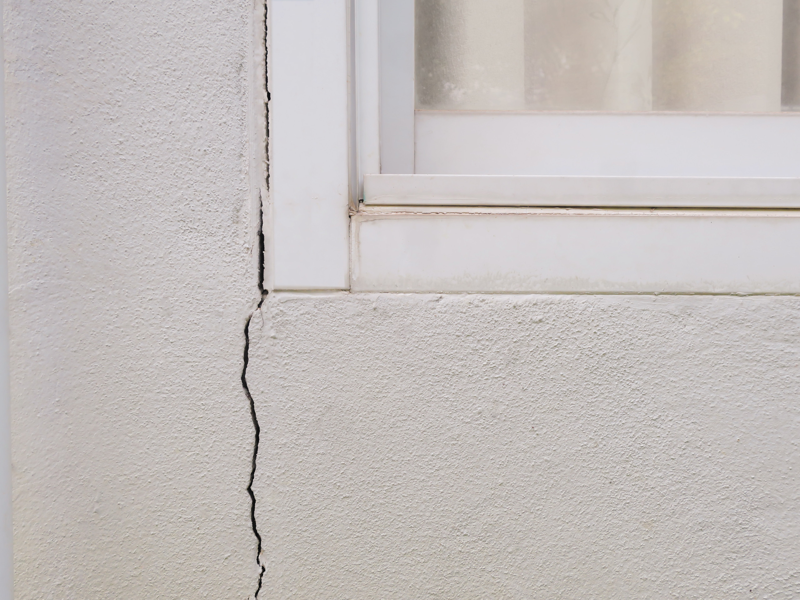 wall crack