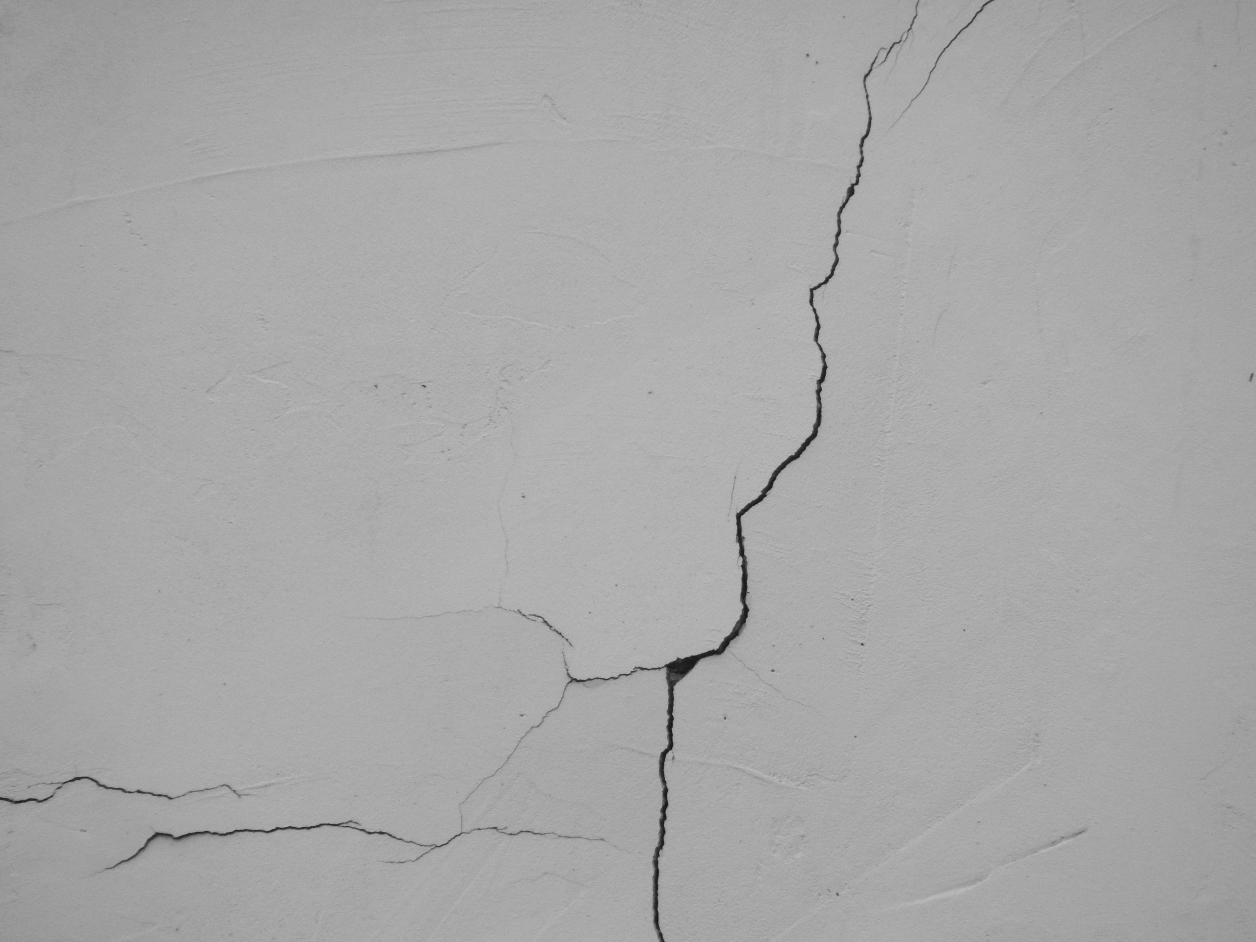 forensic-why-cronin-C-drywall-crack Crack in interior drywall